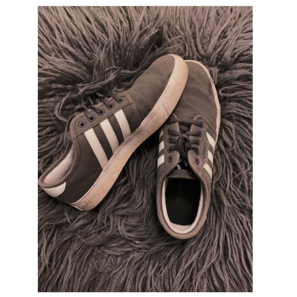 ADIDAS 🔥 grey low-top sneakers